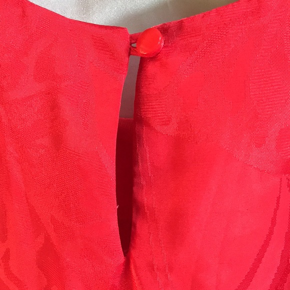 ShapeLy Retro Red Blouse - Picture 5 of 7